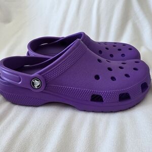 CROCS Classic Clog in Purple